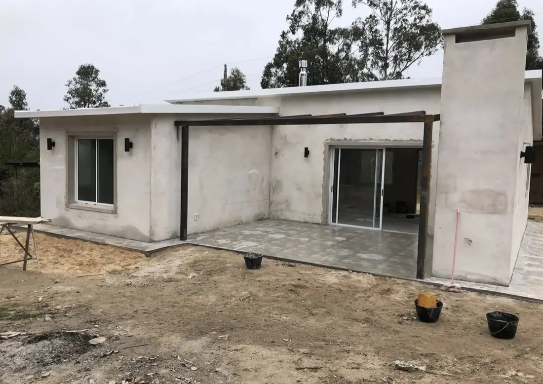 Vivienda en etapa de terminaciones