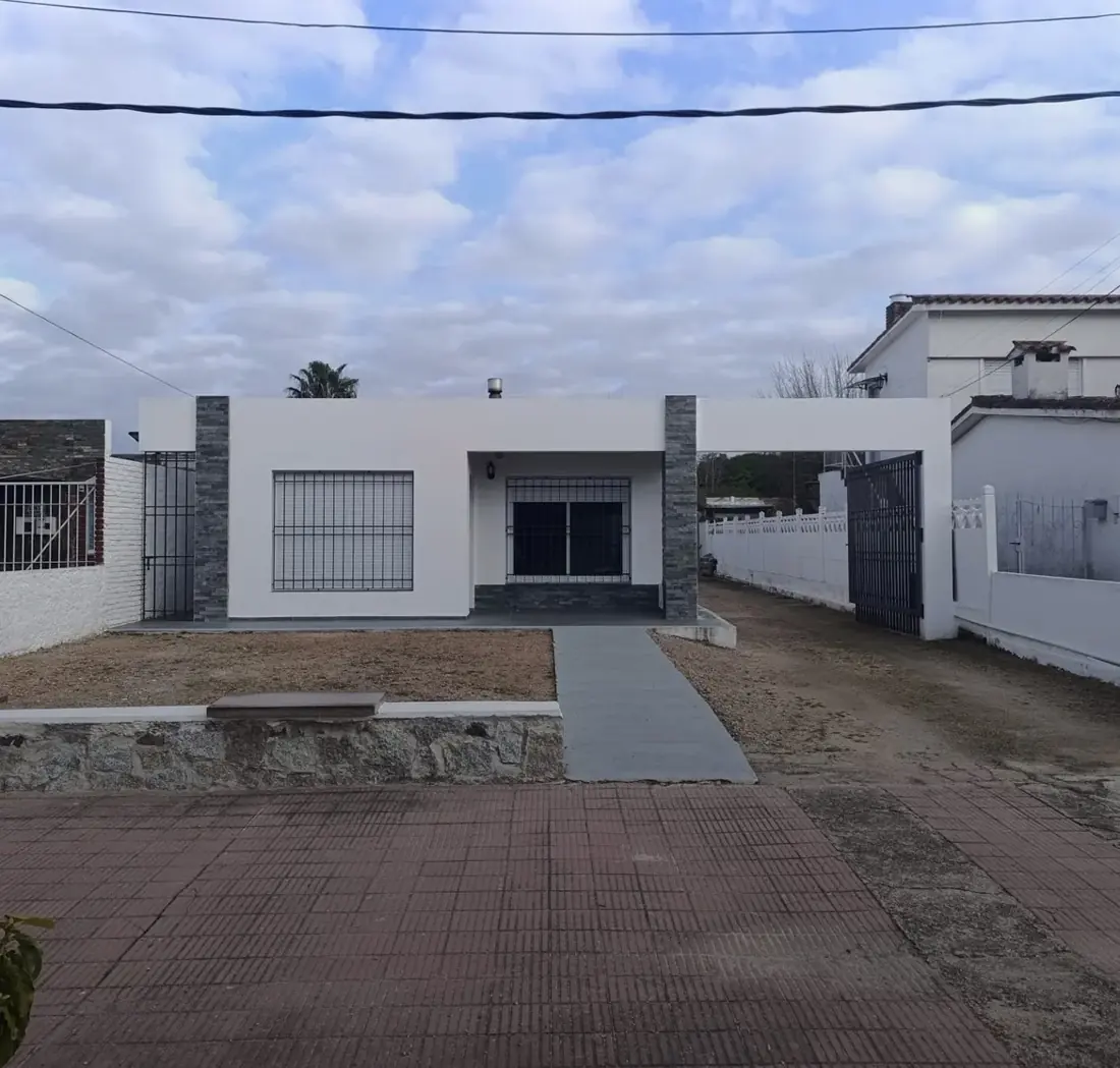 Casa construida y terminada por la empresa